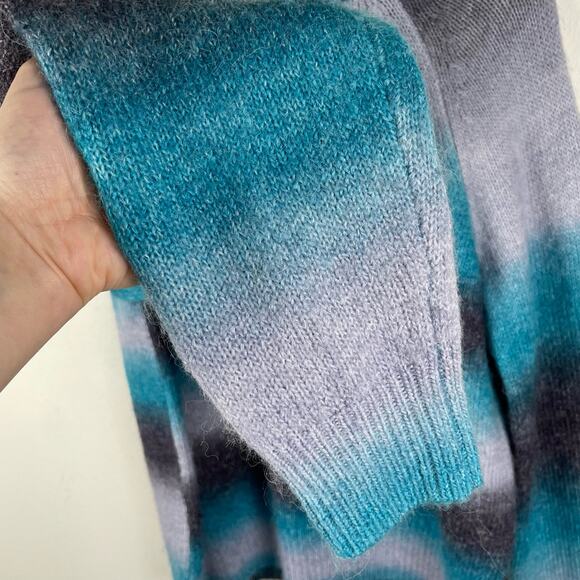 BB Dakota Womens Blue Ombre Sweater Size M Gradient Fuzzy Wool Blend Long Sleeve - Picture 8 of 10